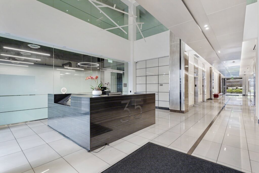 cs307300-lobby-scaled