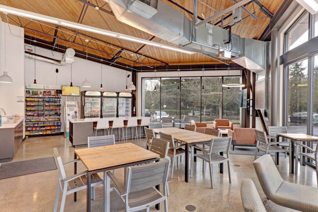 resize-4-1112011130-ne33rdpl-amenities-1013-cafe-1