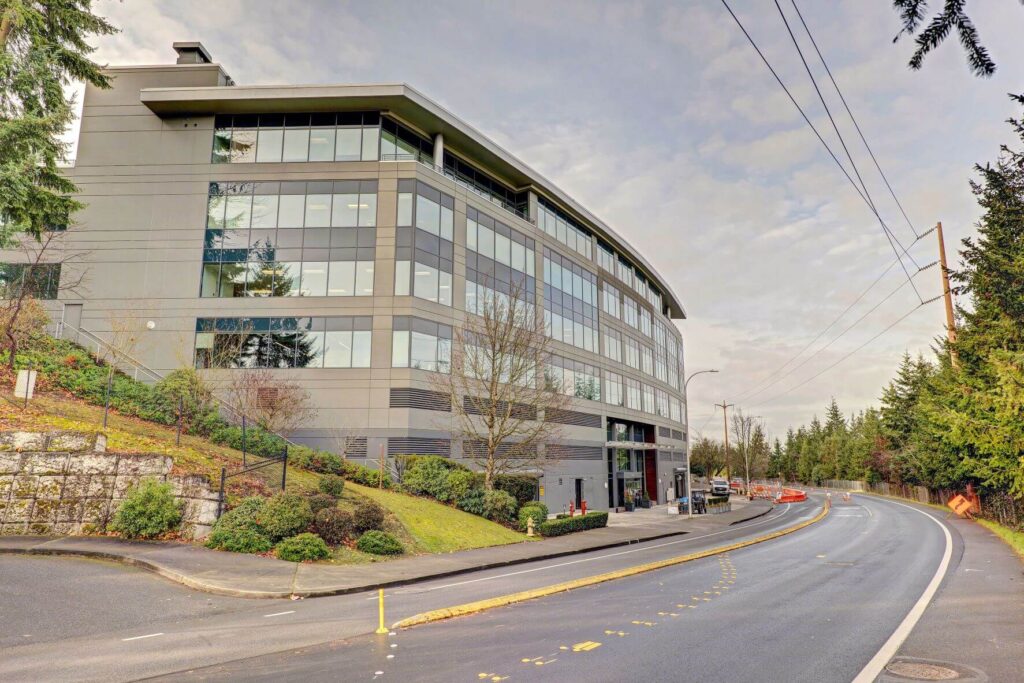 resize14725-se36thst-building-1004-building-exterior