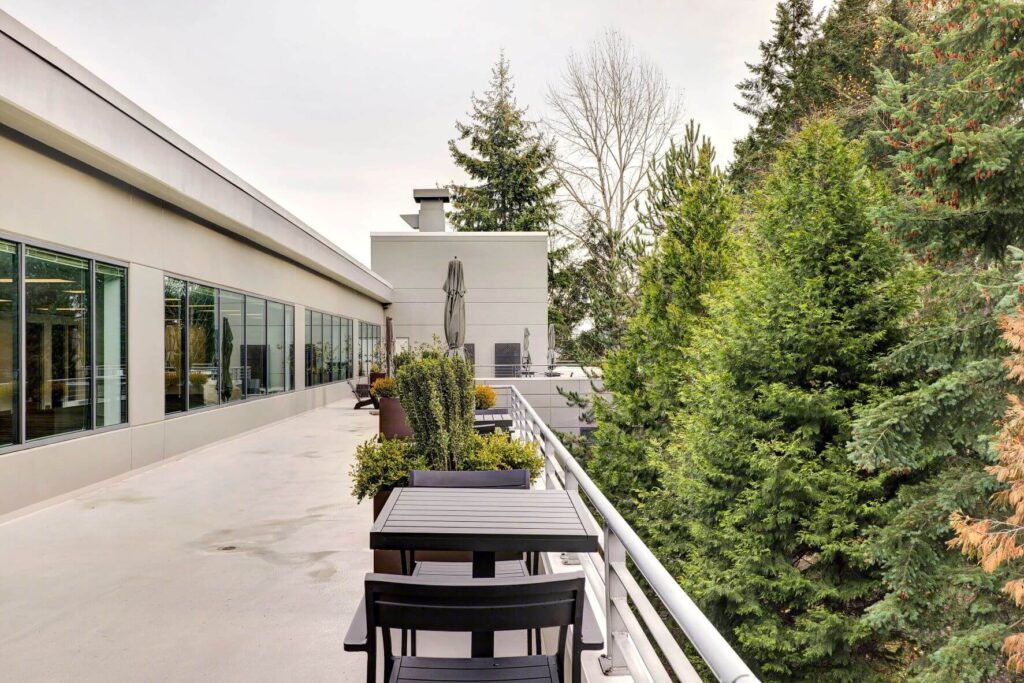 resize14725-se36thst-building-1025-communal-roof-access