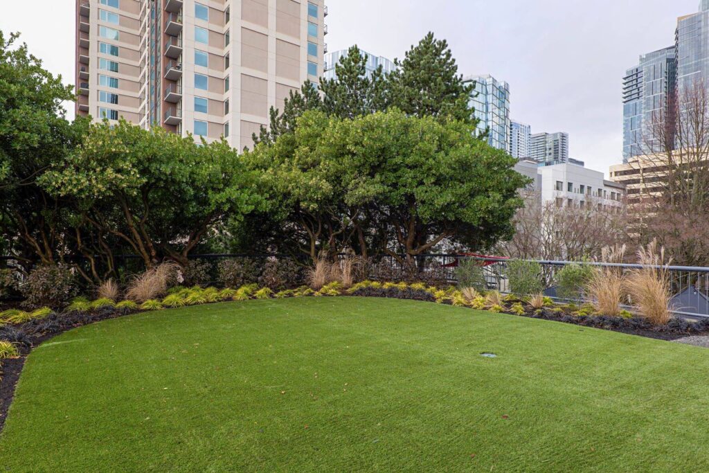 resized155-108thavene-building-1043-communal-outdoor-space