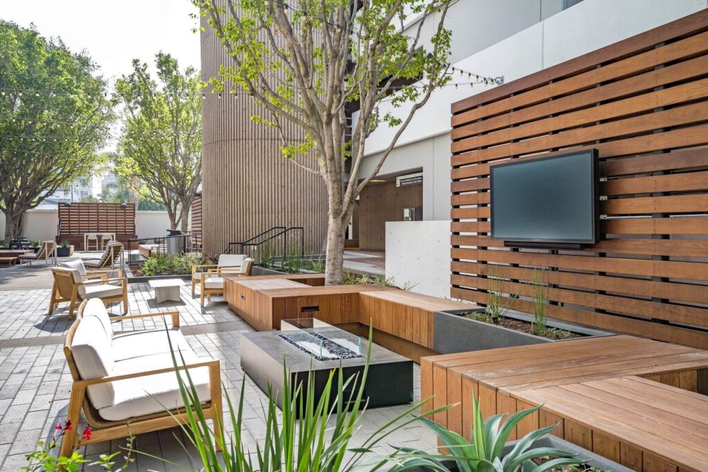 resizeddsc09572-communal-outdoor-space