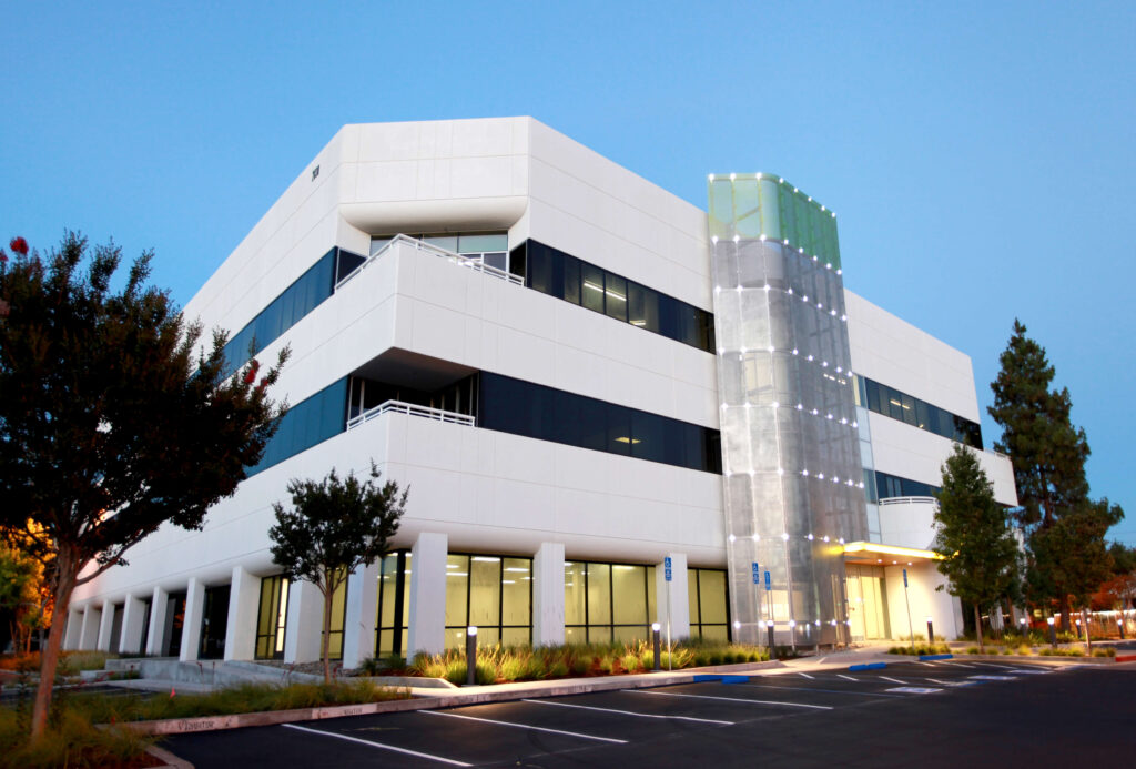 swift-p-2830-de-la-cruz-blvd-b-86776-exterior-b